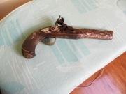 Pistolet czarnoprochowy skałkowy