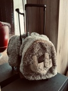 Plecak Smiki dla przedszkolaka pluszowy plecak na kółkach z rączką