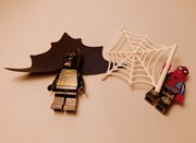 LEGO DC BATMAN W PELERYNIE I LEGO AVENGERS SPIDERMAN