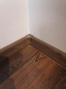 Panele podłogowe z listwami i podkładem