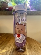 Uroczy Bidon Kapibara 750ml – Idealny do Szkoły i na Prezent!
