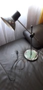 Stara lampa biurowa regulowana
