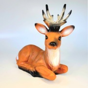 Jelonek leżący figura dekoracyjna 