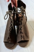 Sznurowane ażurowe buty na klocku ,Papaya 41,kolor Khaki