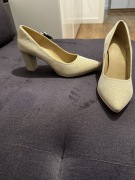 Buty na obcasie błyszczące 