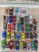 Zestaw samochodów Hot Wheels – 39 szt