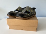 UGG kapcie dla chłopca sandały Delta Closed Toe 28,5 cm do przedszkola 