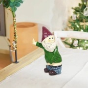 Krasnal ogrodowy na zew. Kolorowy, sikający, humorystyczny, psotny. Gnom