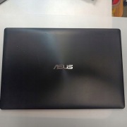 Klapa pokrywa matrycy ASUS X553M-A