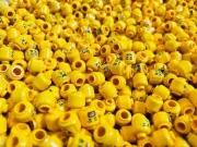 LEGO - x 1 losowa żółta głowa do minifigurki Ninjago, Nexo Knights etc.