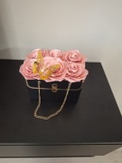 Wieczne róże bukiet flower box róże że wstążki 