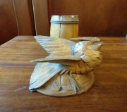 Przedwojenna rzeźbiony ptaszek z beczułką Krynica 