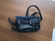 Tommy Hilfiger - Mała torba reporterka z klapką - nowa