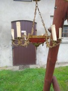 Pałacowy mosiężny żyrandol regencyjny czerwono złoty