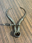 Zabytkowy cyrkiel Moore & Wright Sheffield England – narzędzie vintage