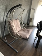 huśtawka tarasowa ogrodowa kokon 