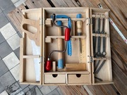 Zestaw narzędzi stolarskich dla dzieci w drewnianej walizce | vintage PRL