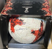 Piłka nożna Krasava z podpisem Roberta Lewandowskiego