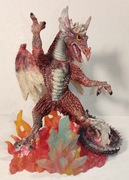 Figurka smoka w płomieniach