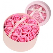 Flower box z różami dekoracyjnymi w pudełku prezentowym