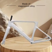 Rama do grawela lub szosy .