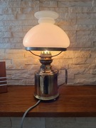 Lampa stojąca, biały klosz