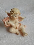 Figurka - aniołek grający na lirze - wysokość 6,8 cm