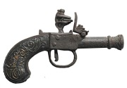 Replika wyłowionego z morza karaibskiego pistoletu skałkowego.
