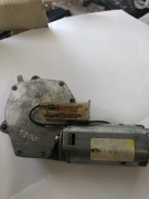 SILNICZEK WYCIERACZKI TYLEJ SZYBY VW T4 701955713 A