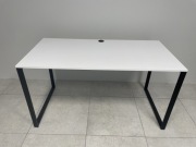 Biurko z maskownicą 160x70