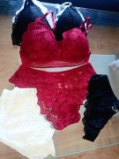 Duży zestaw koronkowej bielizny damskiej. 3 komplety biustonosz, figi Roz S