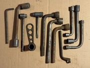 Zestaw starych kluczy nasadowych kątowych L, stalowe, nieczyszczone