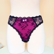 Róża stringi Fifi czarny z różem M Nowe