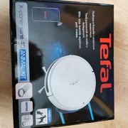 Robot sprzatająco- mopujacy 