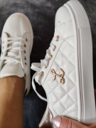 Damskie trampki z miękką podeszwą. 