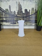 Porcelanowy wazon Royal Bavaria – biały, dekoracyjny relief