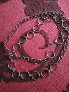 WYJĄTKOWY PASEK z metalowych kółek w kolorze srebrnym dł.do 115cm