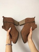 Brązowe botki na obcasie 39 Bershka zamszowowe