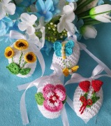 Koszulki szydełkowe na  jajka 