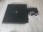Czarna konsola Play Station 4 Pro+2pady+gogle VR