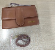 Torebka na ramię kopertówka jacquemus brązowa pasek