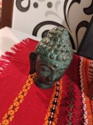 Figurka głowy Buddy z zieloną patyną 