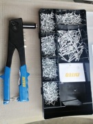 Nitownica z nitami 600szt +4 głowice z walizką Nowa 