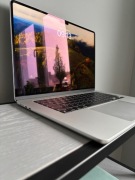 Apple MacBook Air 2023 15,3" M2 - 8GB RAM - 256GB Dysk - macOS - srebrny