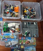 Zestawy Lego City w pudłach plastikowych instrukcje