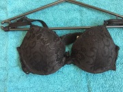 Biustonosz czarny koronkowy rozmiar 75A