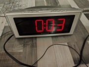 Zegar cyfrowy radio budzik 