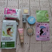 Zestaw kosmetyków dla kobiet puder maseczki