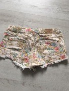 Krotkie spodenki szorty Stradivarius 