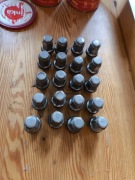 Śruby nakrętki kół Toyota oe Avensis corolla auris